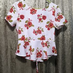 4 for 20$/ floral top with open back